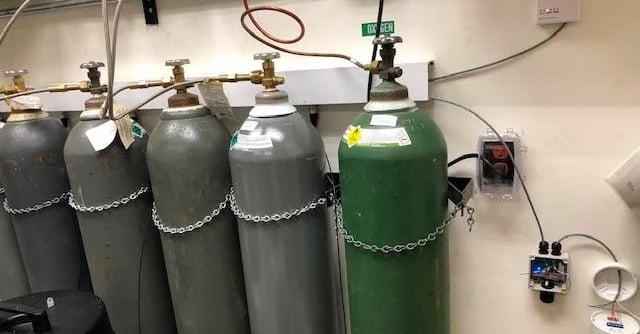 co2 tanks connected to gas manifold